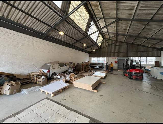 331M² WAREHOUSE TO LET IN GANTS PLAZA